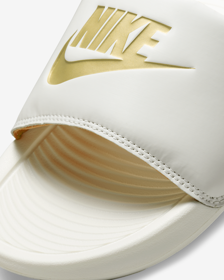 Тапочки Nike Victori One CN9677-107