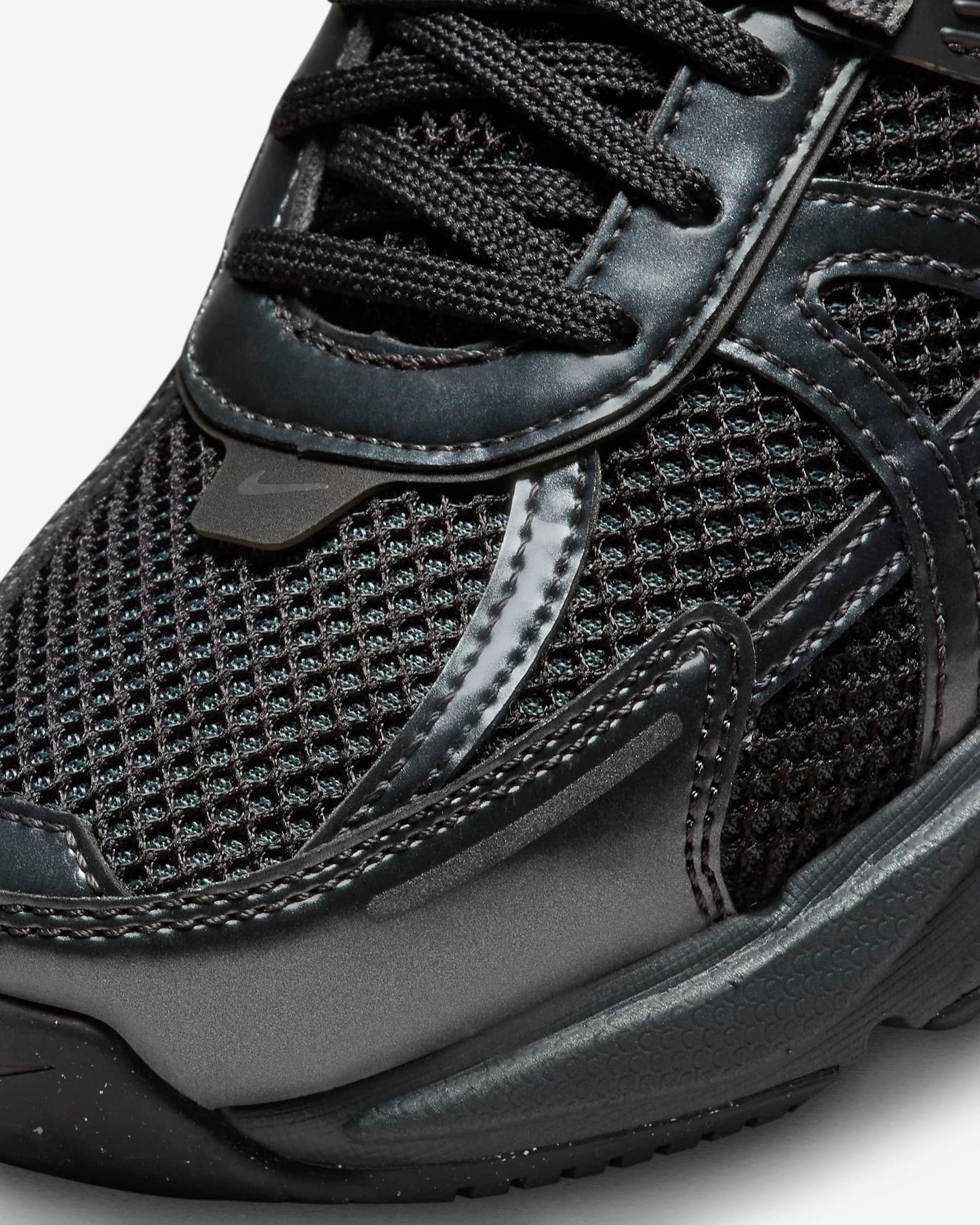 Кросівки Nike V2K Run FD0736-001