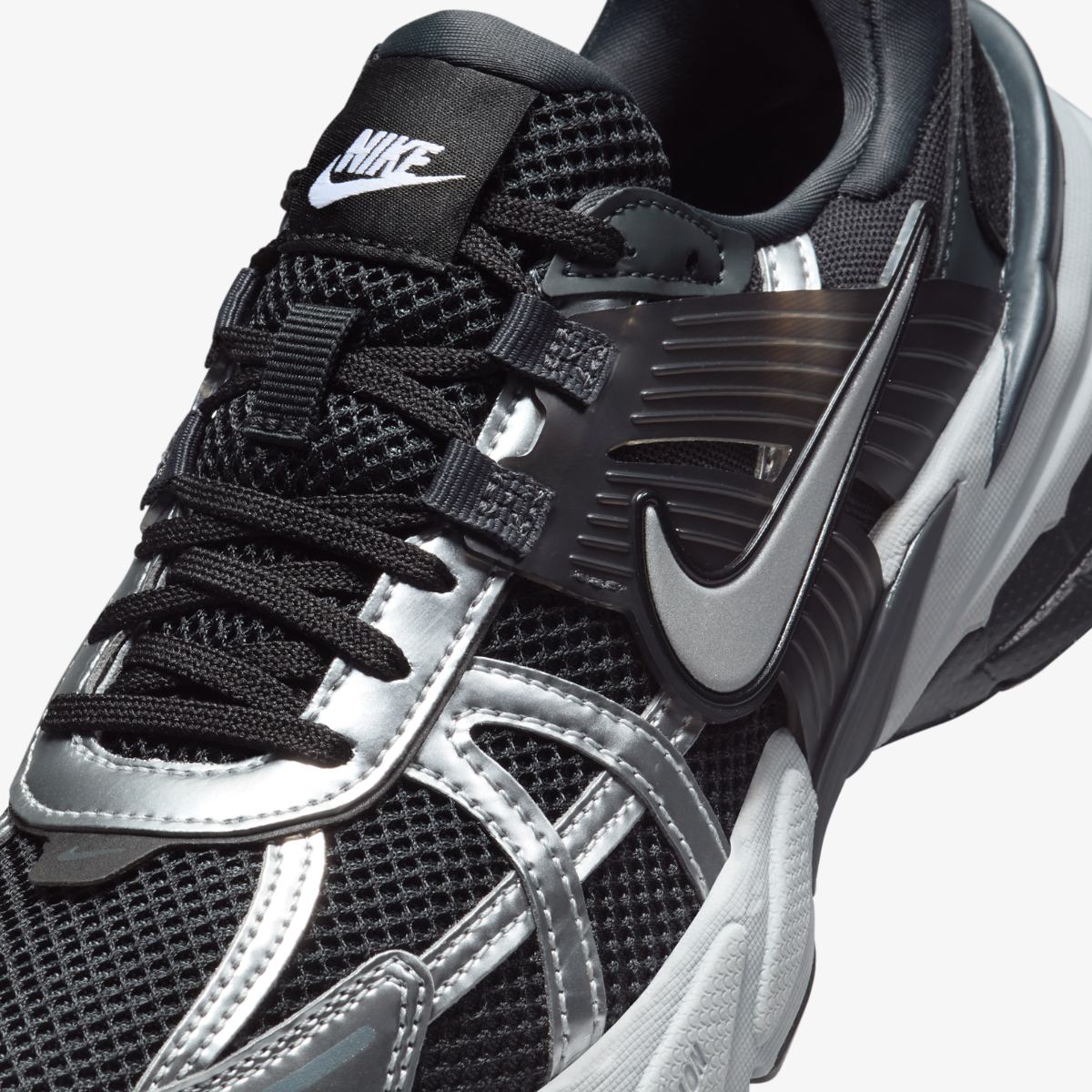 Кросівки Nike V2K Run FD0736-005