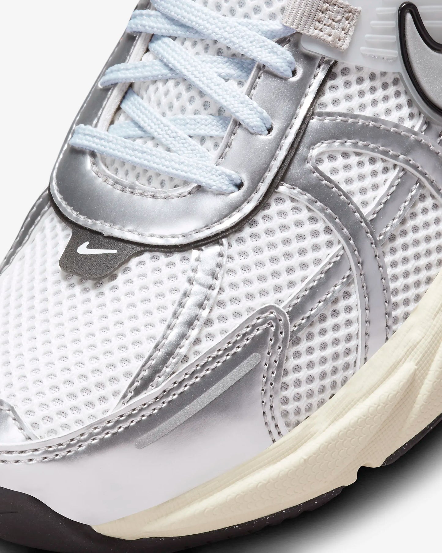 Кросівки Nike V2K Run FD0736-100