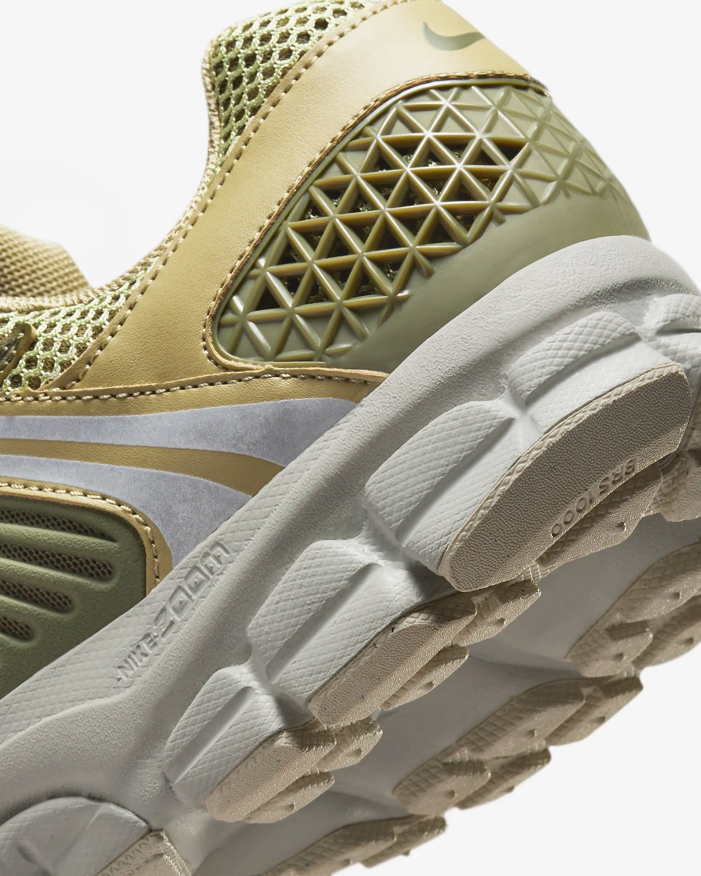 Кросівки Nike Zoom Vomero 5 FJ1915-200