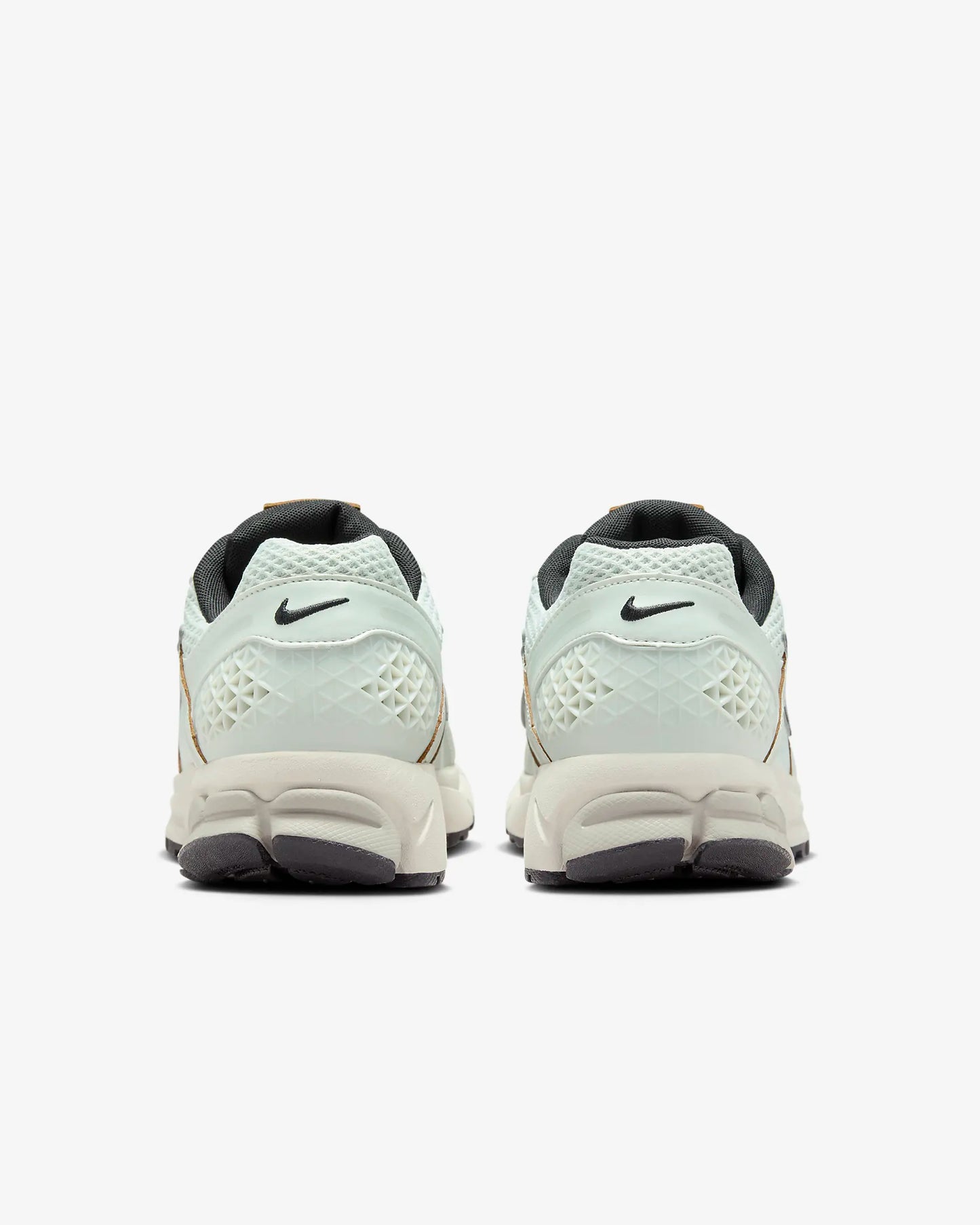Кросівки Nike Zoom Vomero 5 FN6742-001
