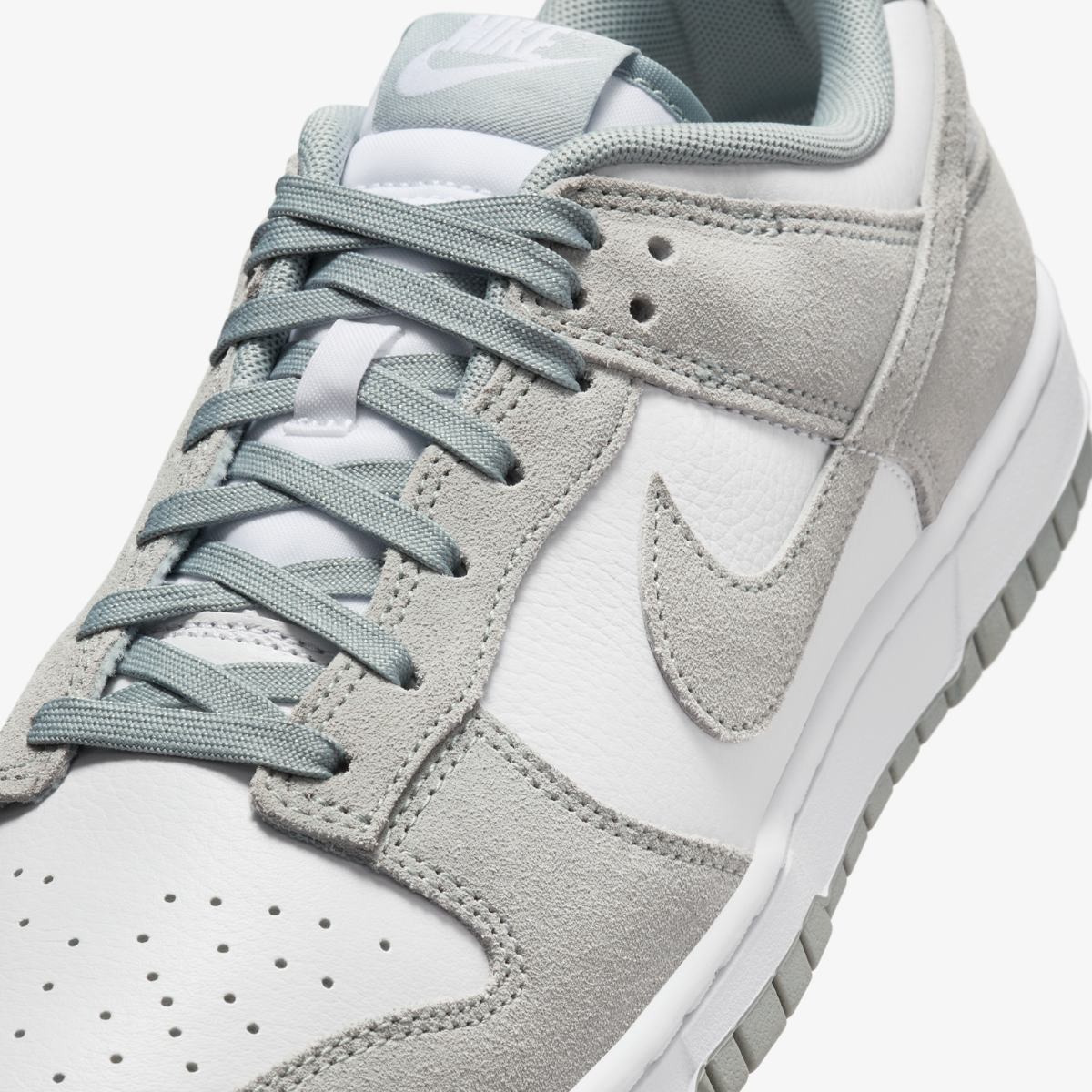 Кросівки Nike Dunk Low Retro SE FQ8249-101