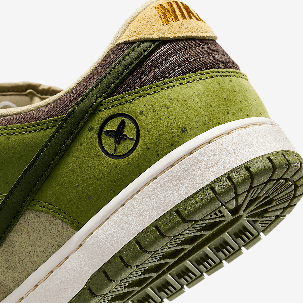 Nike SB Dunk Low Pro 'Matcha' HF8022-300