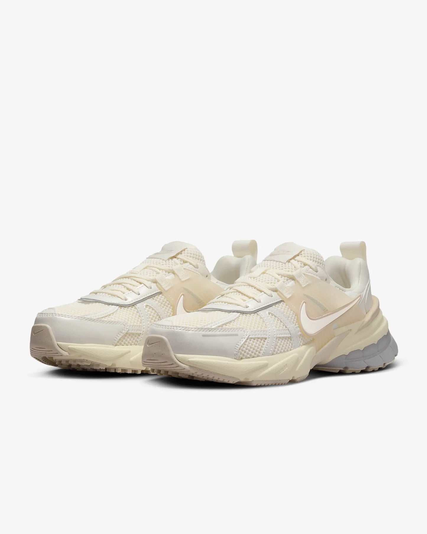 Кросівки Nike V2K Run HQ1512-110