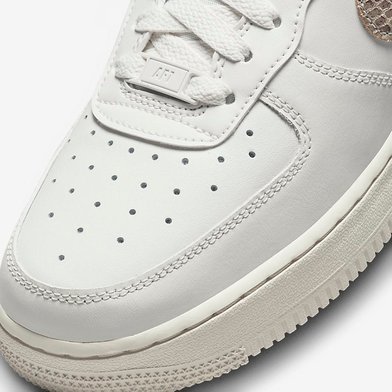 Nike air force 1 07 trainers best sale