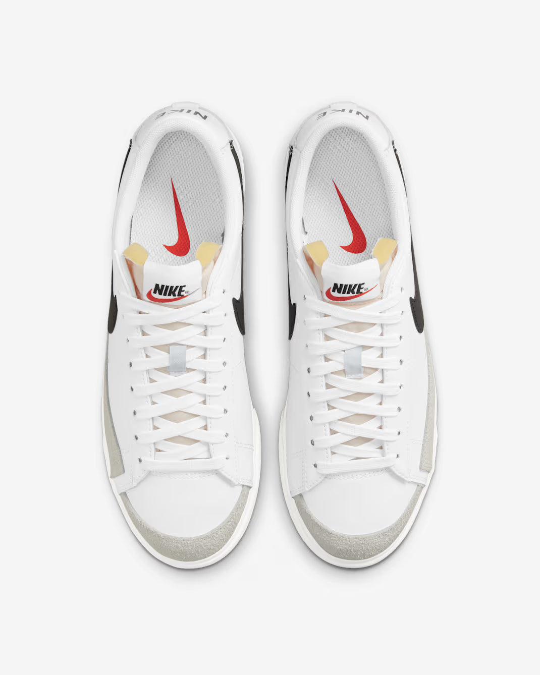 Жіночі кросівки Nike Blazer Low Platform DJ0292-101 у білому кольорі з шкіряним верхом та підошвою на платформі.