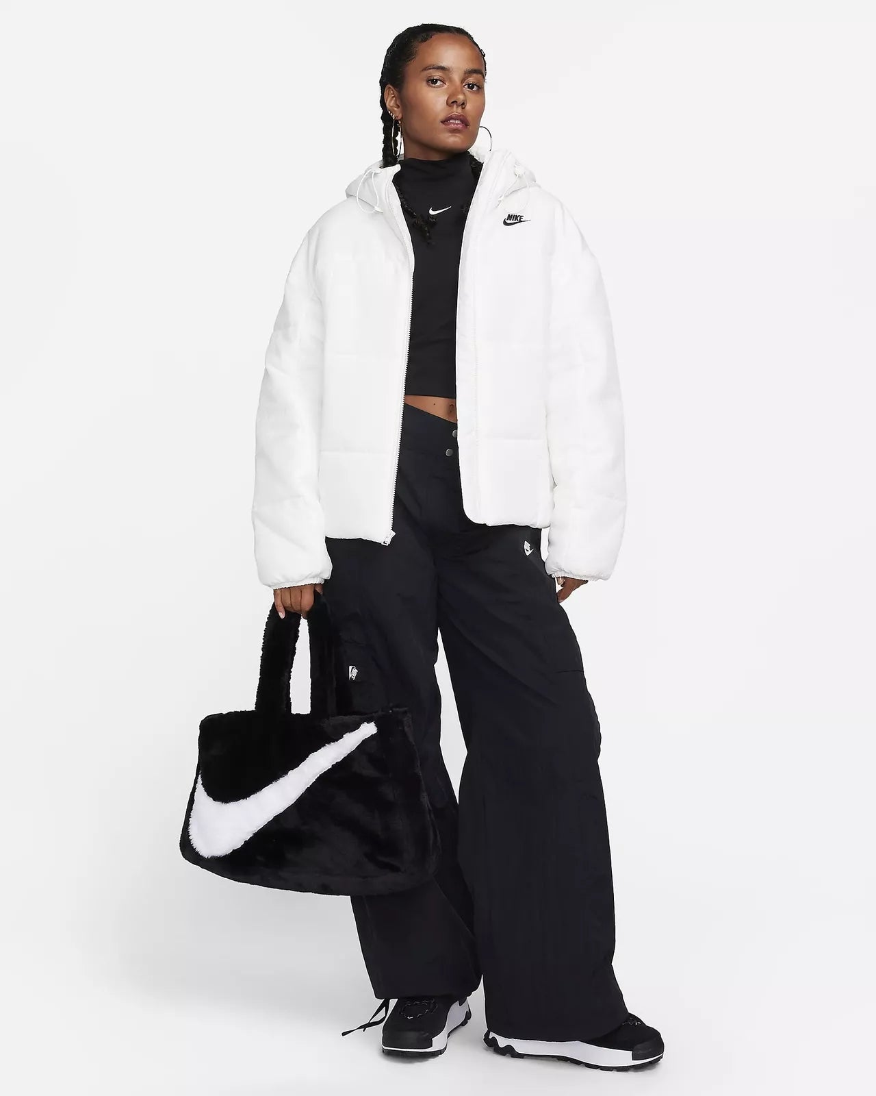 Куртка Nike Sportswear Classic Puffer FB7672-100