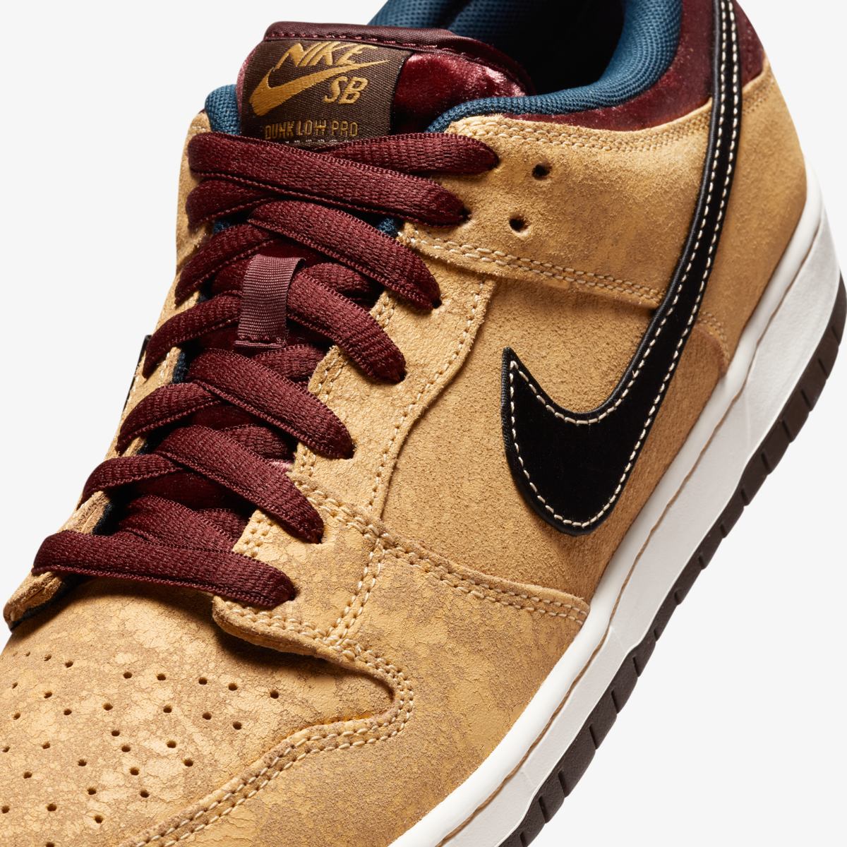 Nike SB Dunk Low City of Cinema FZ1278-200