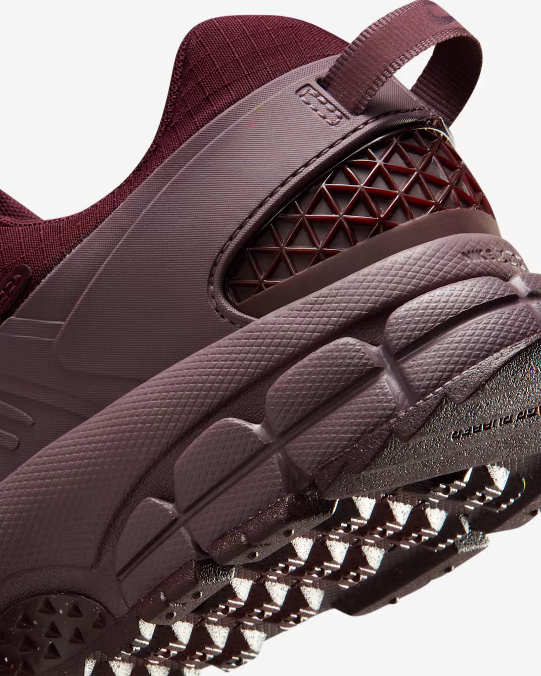 Кросівки Nike Zoom Vomero Roam HQ2181-500