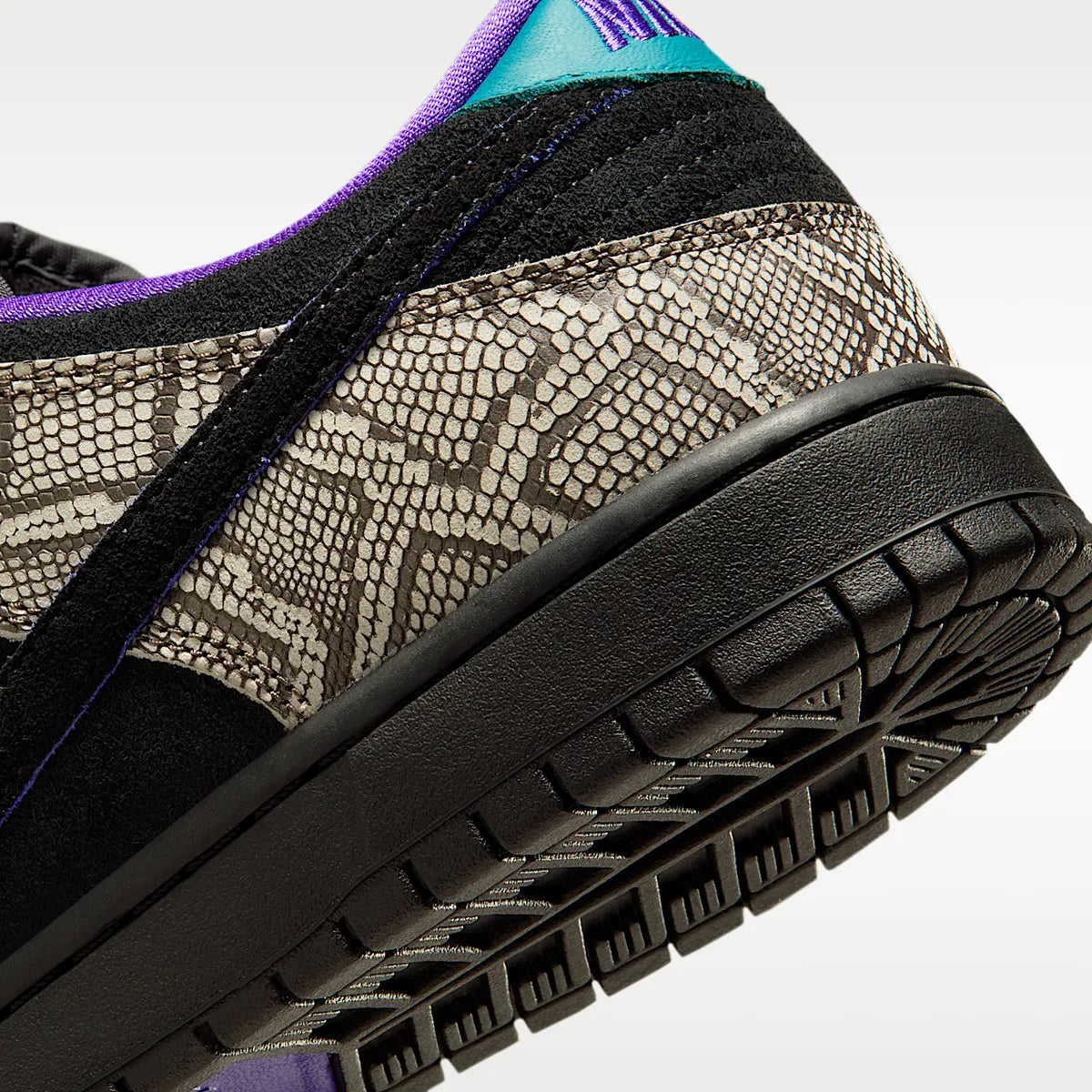 Кросівки Dashawn Jordan Nike SB Dunk Low IB6208-200